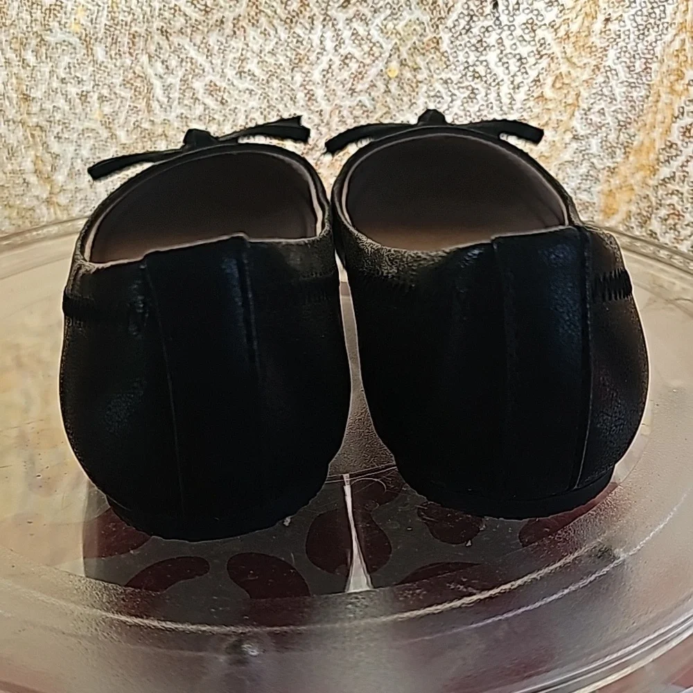 I Nw/ o tags Arizona Ballet Flats patent leather girls sz 12M memory foam Willow